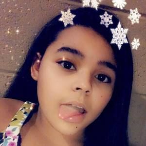 Meet your Posher, Caitlin